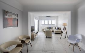 Larnaca Finikoudes Suite